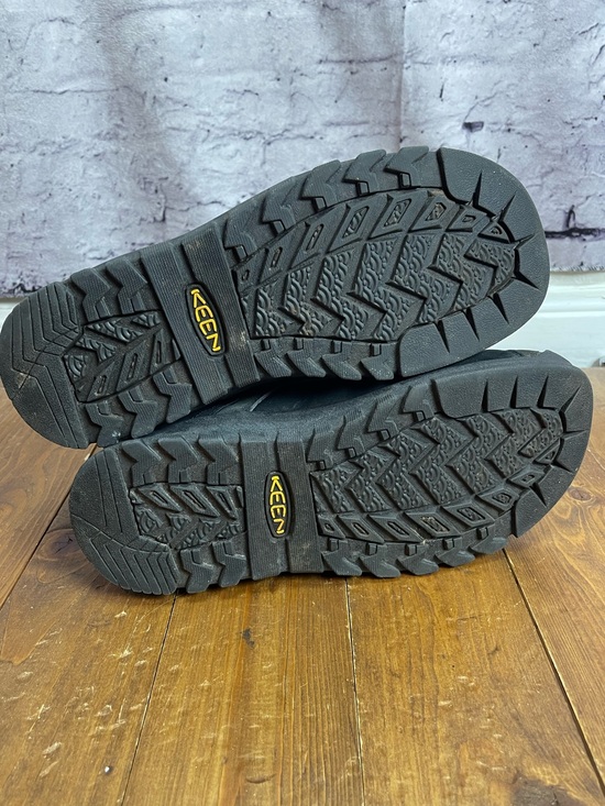 Keen Mens size 8.5 black hiking boots main image 9